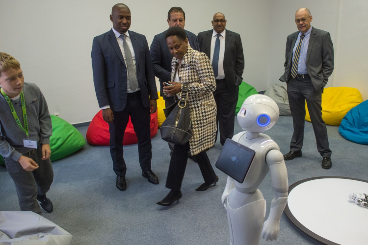 Dél-afrikai delegáció Fehérváron – a fiatalok jövőjét segítő programokról érdeklődtek