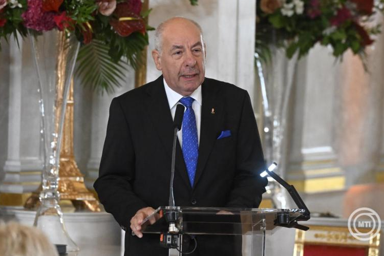 Sulyok Tamás Kapu Tiborral együtt köszönti az újévet a közmédia csatornáin