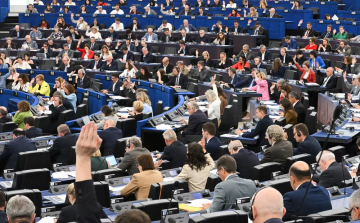 Tarr Zoltán: újra nyitva áll Európa a magyar fiatalok előtt