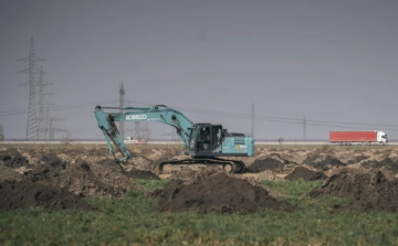 Gajdos László: a BYD a szegedi gyára építése során megszegte a környezetvédelmi engedélyben előírt kötelezettségeit