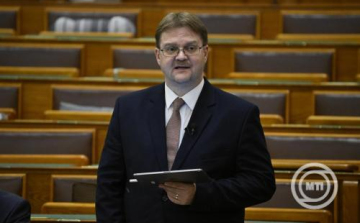 Kegyelmi ügy - Répássy Róbert: szabályos, de nem szokásos eljárásban történt a miniszteri ellenjegyzés
