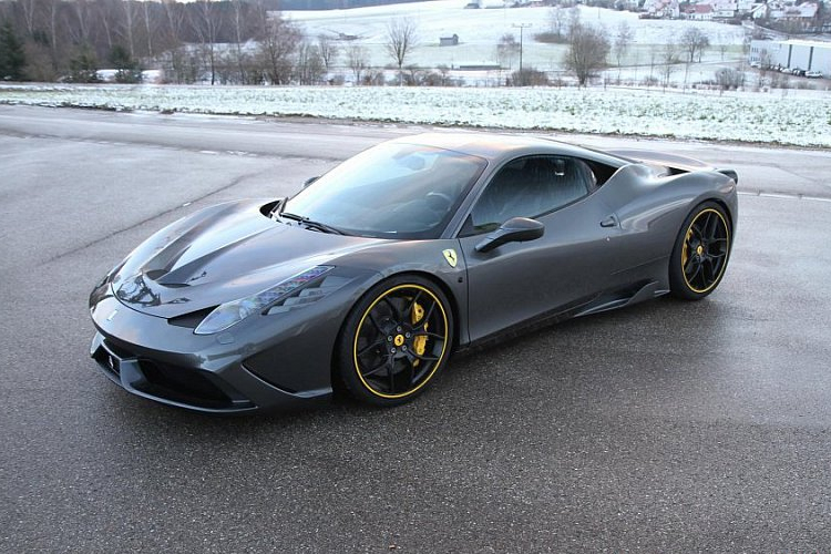 60 milliós Ferrarit törtek össze az M1-esen