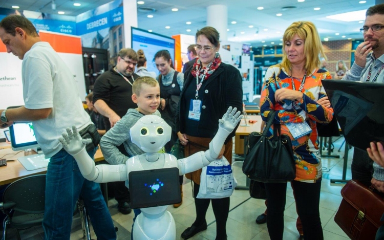 Digitális Oktatási Konferencia - bemutatkozott az Alba Innovár is