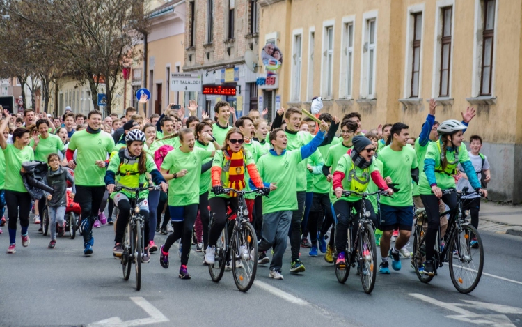 Párizsból, Teleki Blanka sírjától futnak Fehérvárra a telekisek